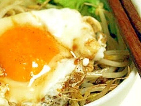 超手抜き飯☆もやたま丼♪